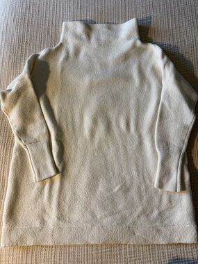 Free People funnel neck tunic sweater size XS